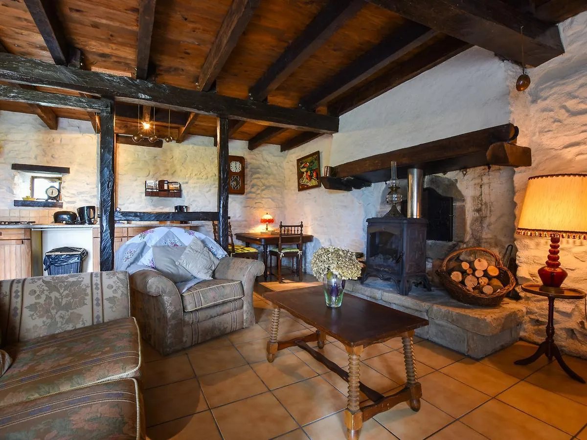 Charming Typical Auvergne Cottage Teilhet  0*, Teilhet (Puy-de-Dome) フランス