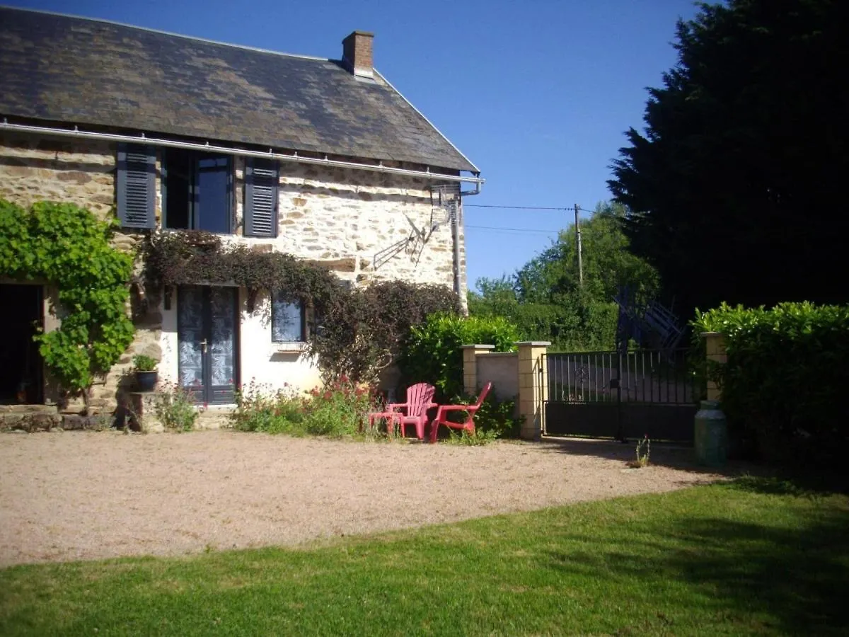 Holiday home Charming Typical Auvergne Cottage Teilhet
