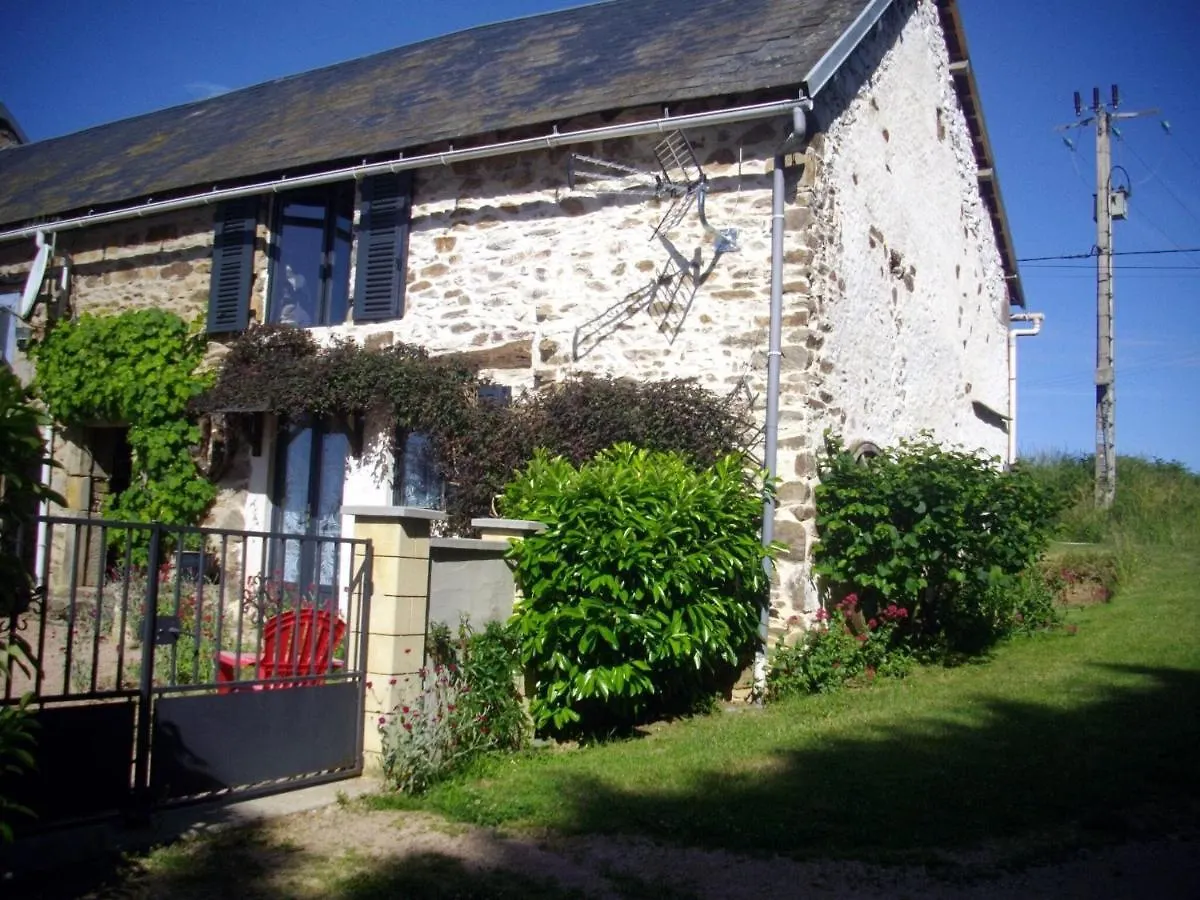 Charming Typical Auvergne Cottage Teilhet  Holiday home